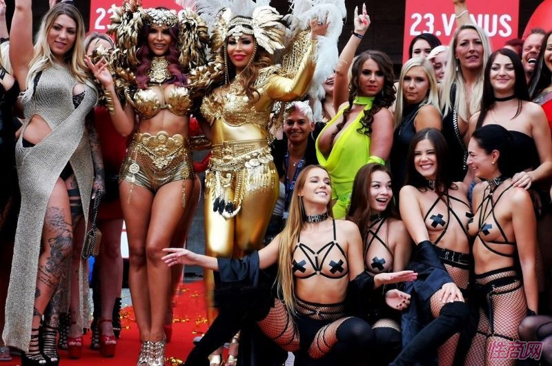 ��Ļʽ�α����ݺ�����Ⱥ����