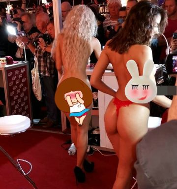 ����չ�����¹���Ůģ��