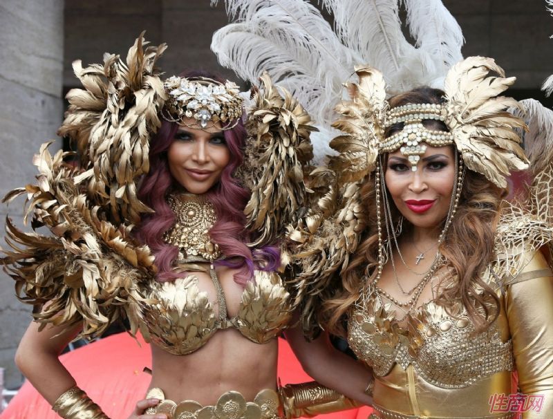 ��λ�α�ʢװ��ϯ��Ļʽ