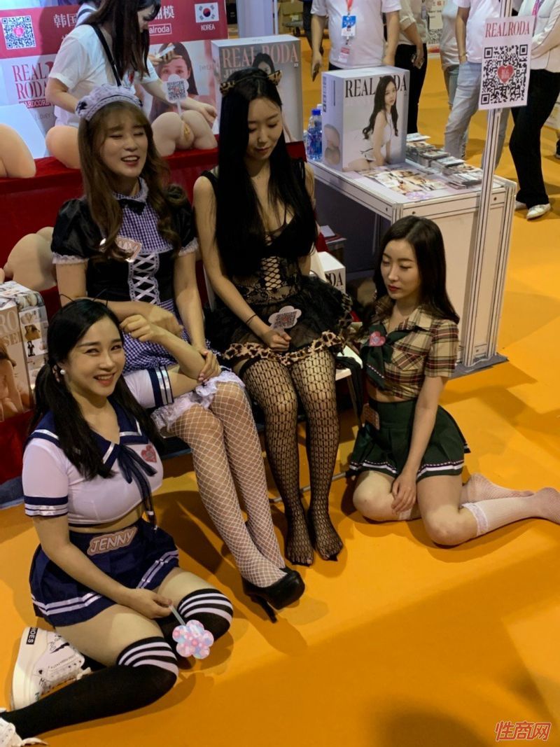 2019�������Ļ���ͼƬ������չ��ģ��ͼƬ79