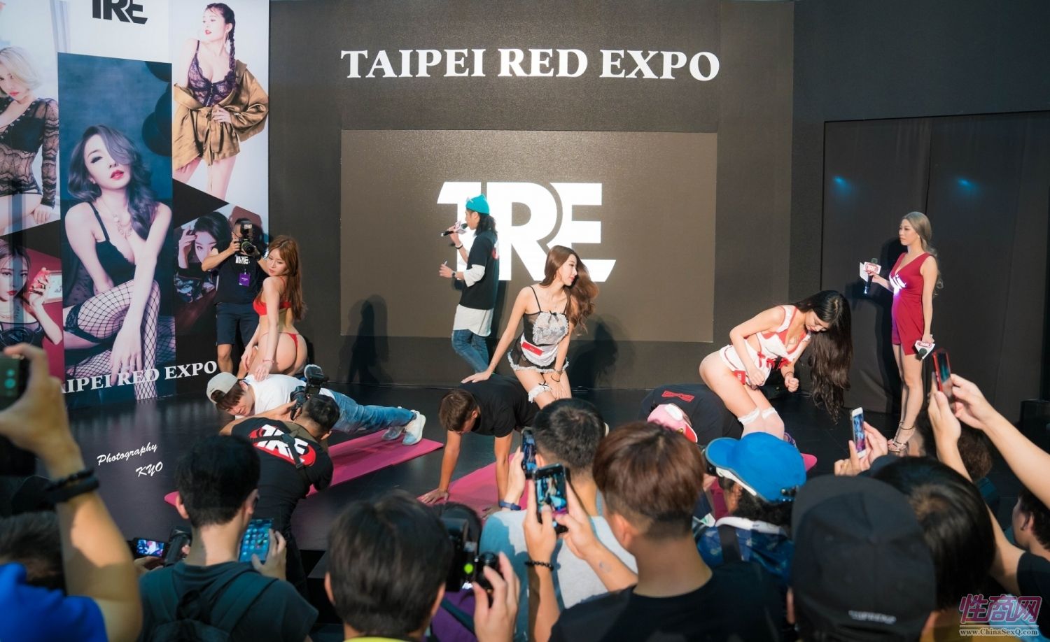日本著名女优桥本有菜亮相台北成人博览图片36