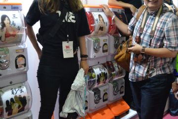 �ձ�����Ů���ű��в�����̨�����˲���ͼƬ37