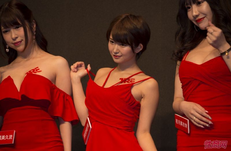 ̨�����˲���TREͬ�ڿ�Ļ�Ա�TAEչ������ͼƬ23