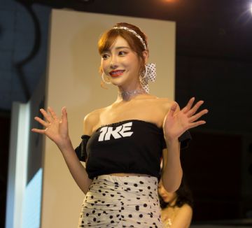 �Ӿ�ʢ��о���Ů�����μ�̨�����˲�����ͼƬ41