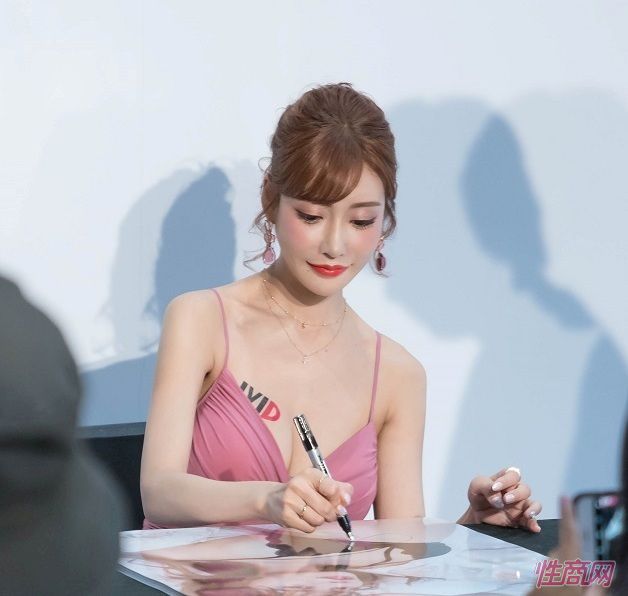 2019������̨�����˲���Բ����Ļ�����ټ�ͼƬ38