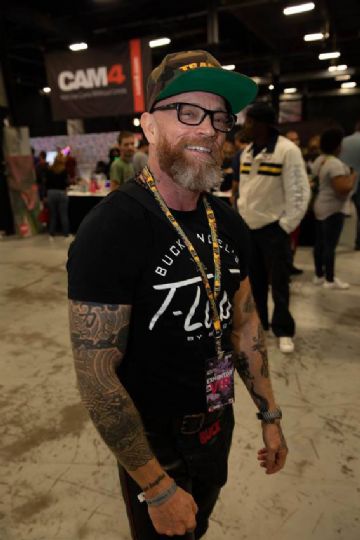 ���˲�ҵ��ע����������eXXXotica����չͼƬ40