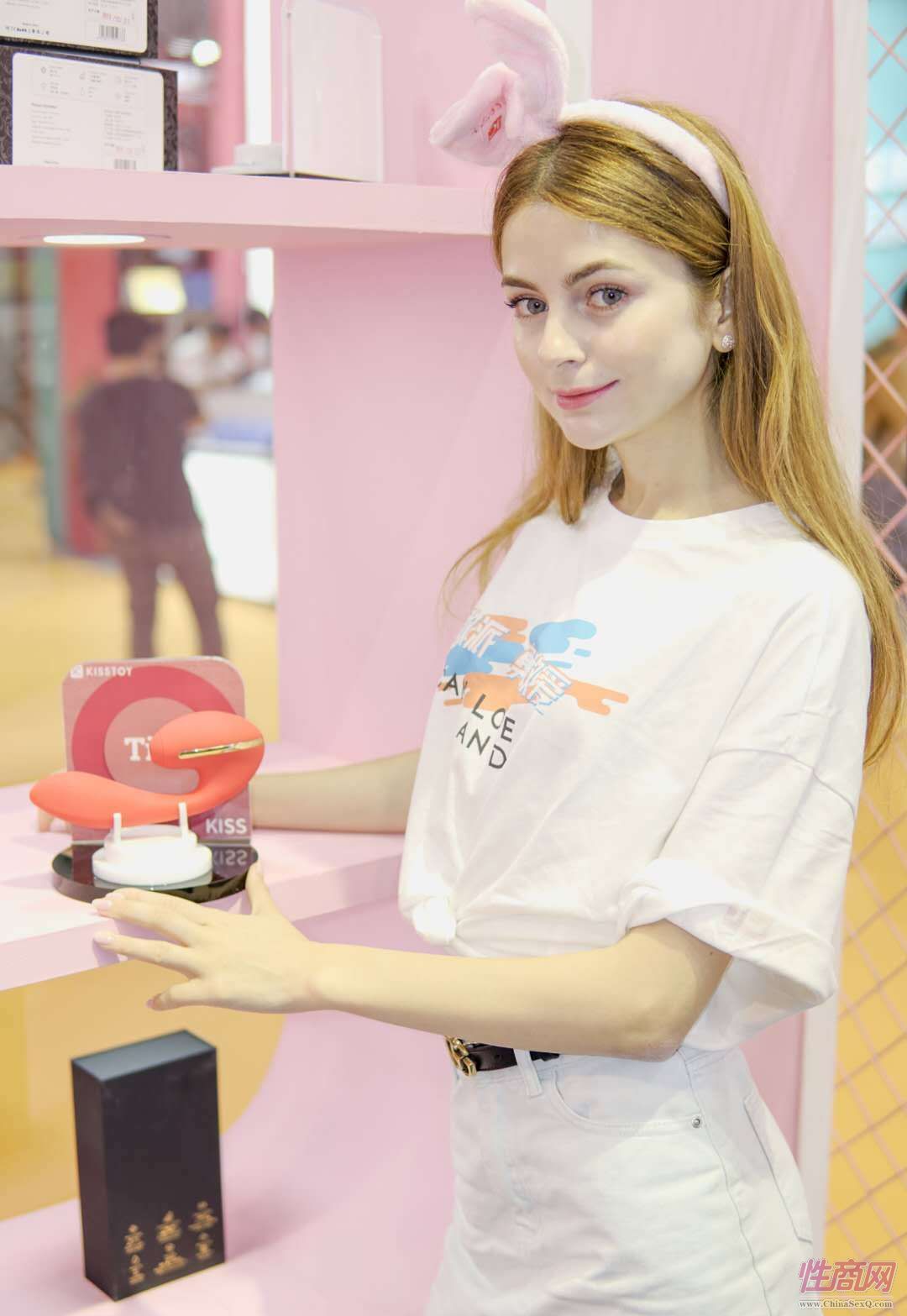 KISSTOY展台模特