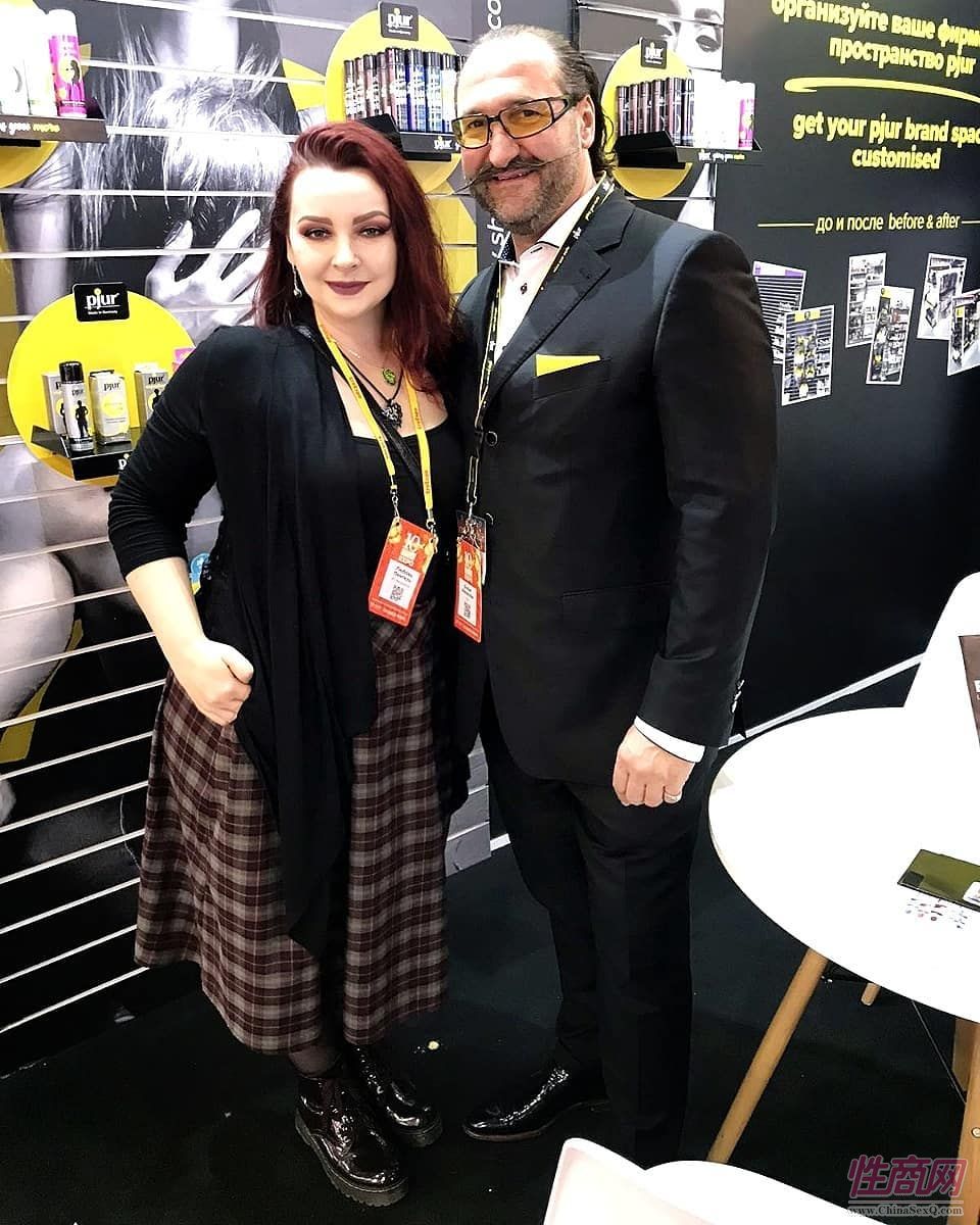 来自全球的商家参加俄罗斯成人展,有很多中国展商图片39