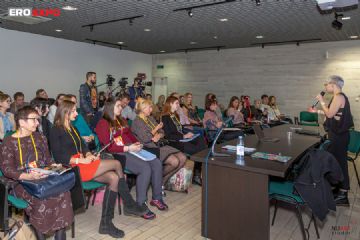 ����˹����չ���ʡ��佱��ʽ����ҵ��̳ͼƬ21