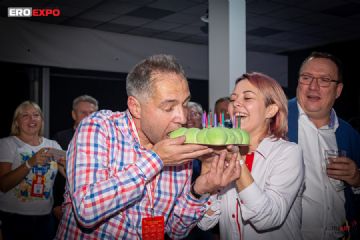 ����˹����չ���ʡ��佱��ʽ����ҵ��̳ͼƬ36