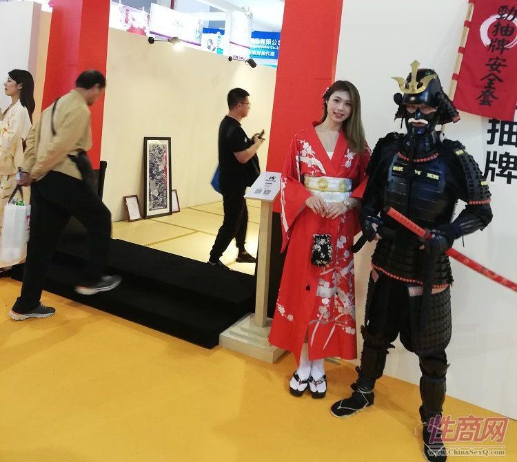 劲抽安全套的和风展台