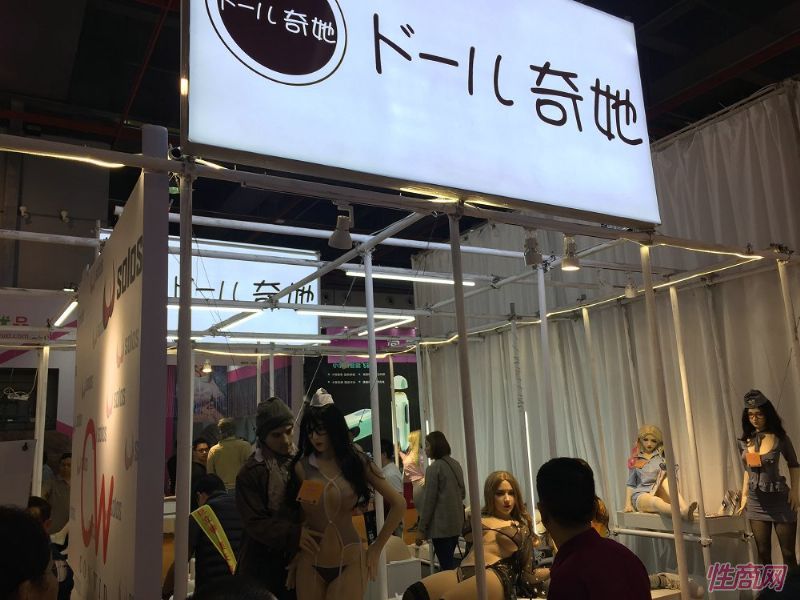 ����չ̨�Ͼ�ϸ������