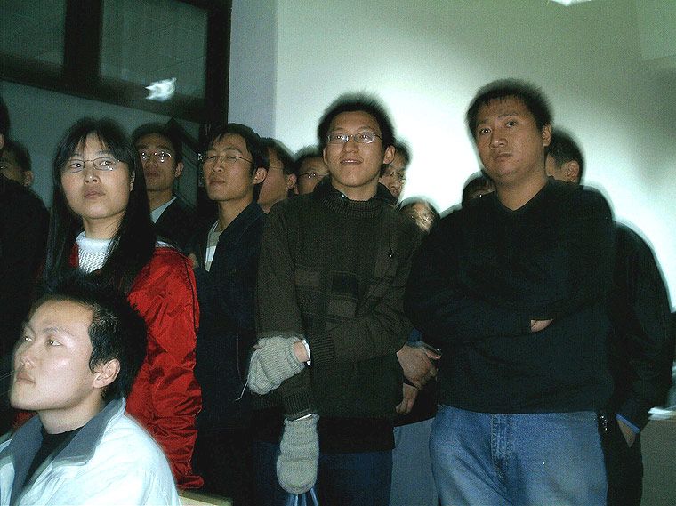 �������̡�Ҳ����������վ����ͬѧ