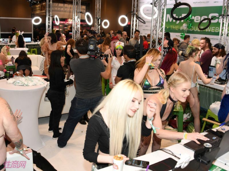 ��˹ά��˹����չAVNShow-����Ӱ�� (14)