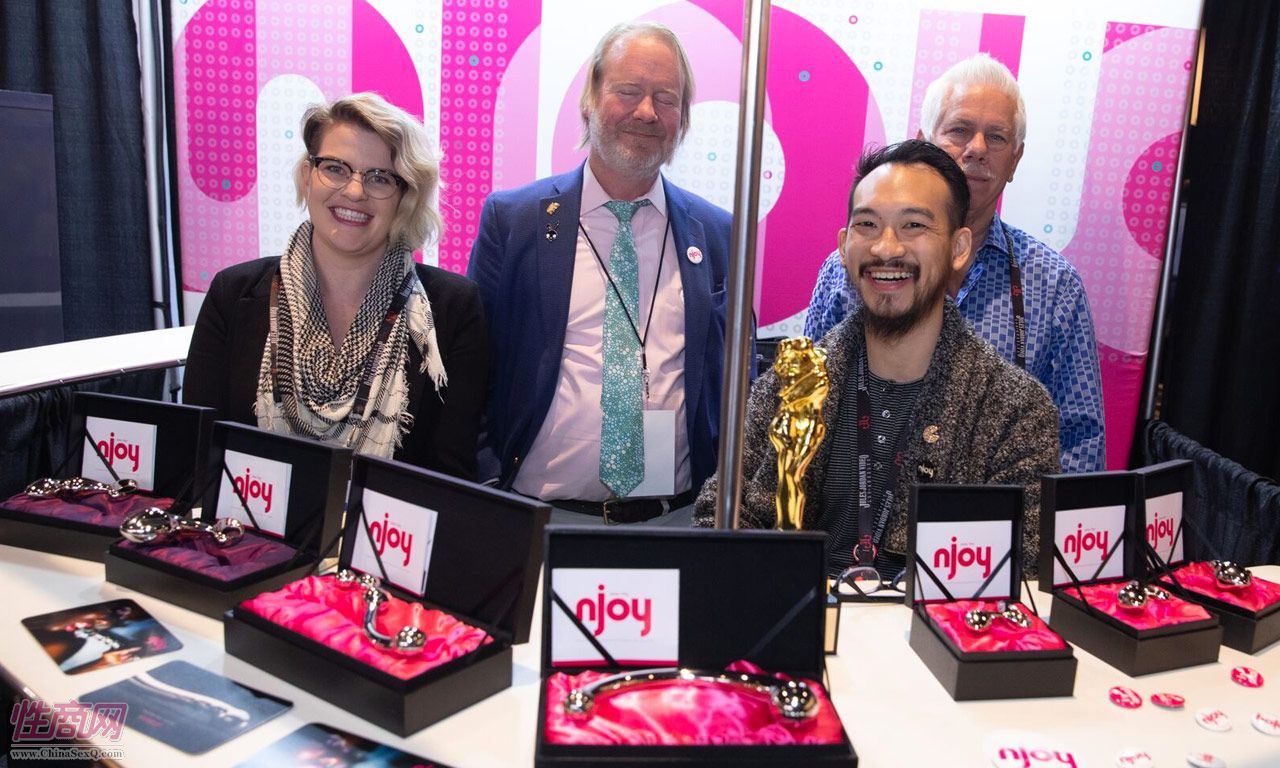 njoy金属玩具展台