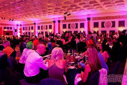 �Ĵ����ǳ���չadultex-չ����Ϸ (1)