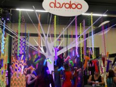 ��ɫչ̨������ˮ����ߵ�׹