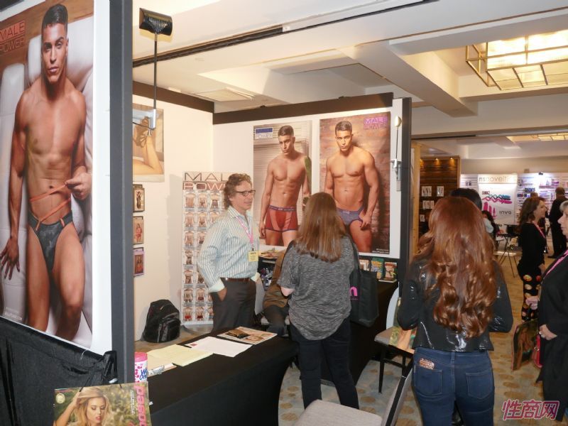 ��ʿ��Ȥ�ڿ�չ̨