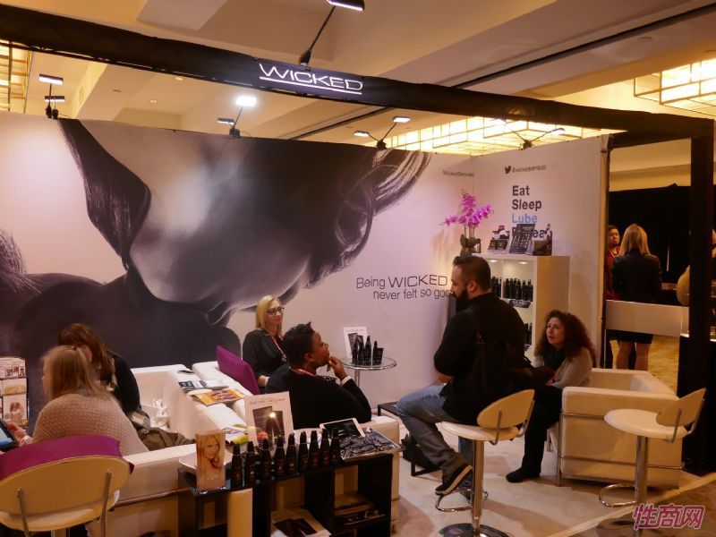 Wicked�󻬼�չ̨