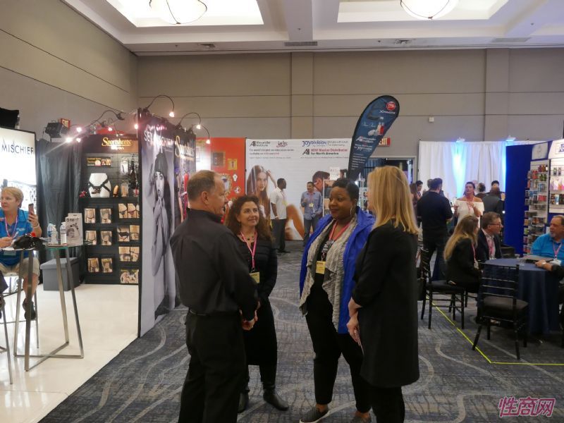 ��չ�α�����