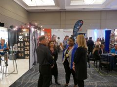 ��չ�α�����