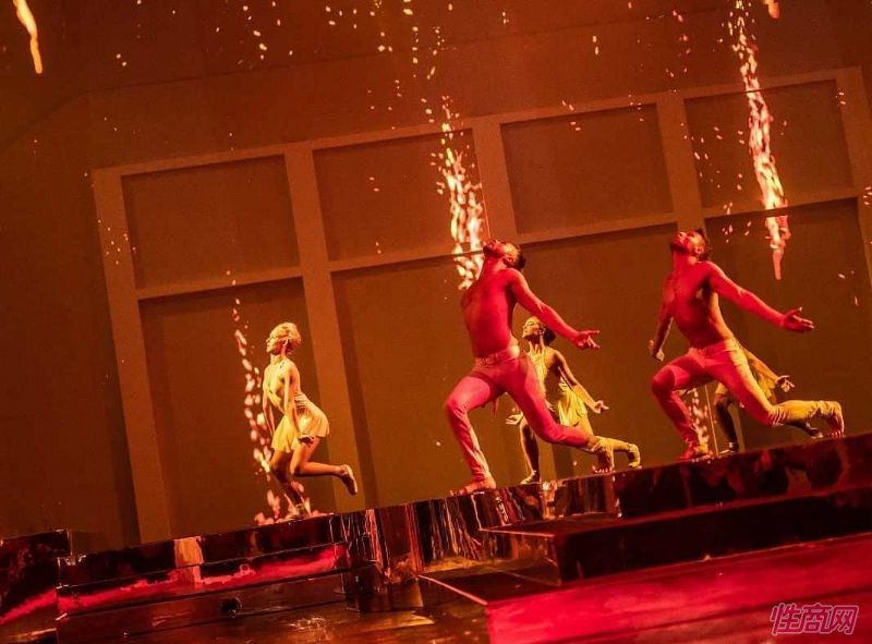 ���ʵ���̨����