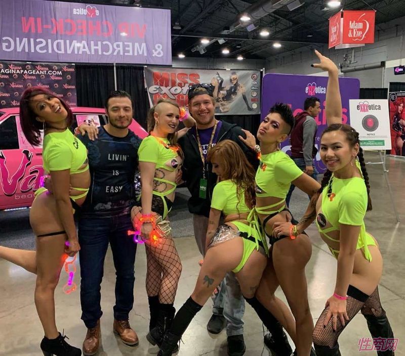 ����Exxxoticaչ���Ϊý��Ľ���ͼƬ27