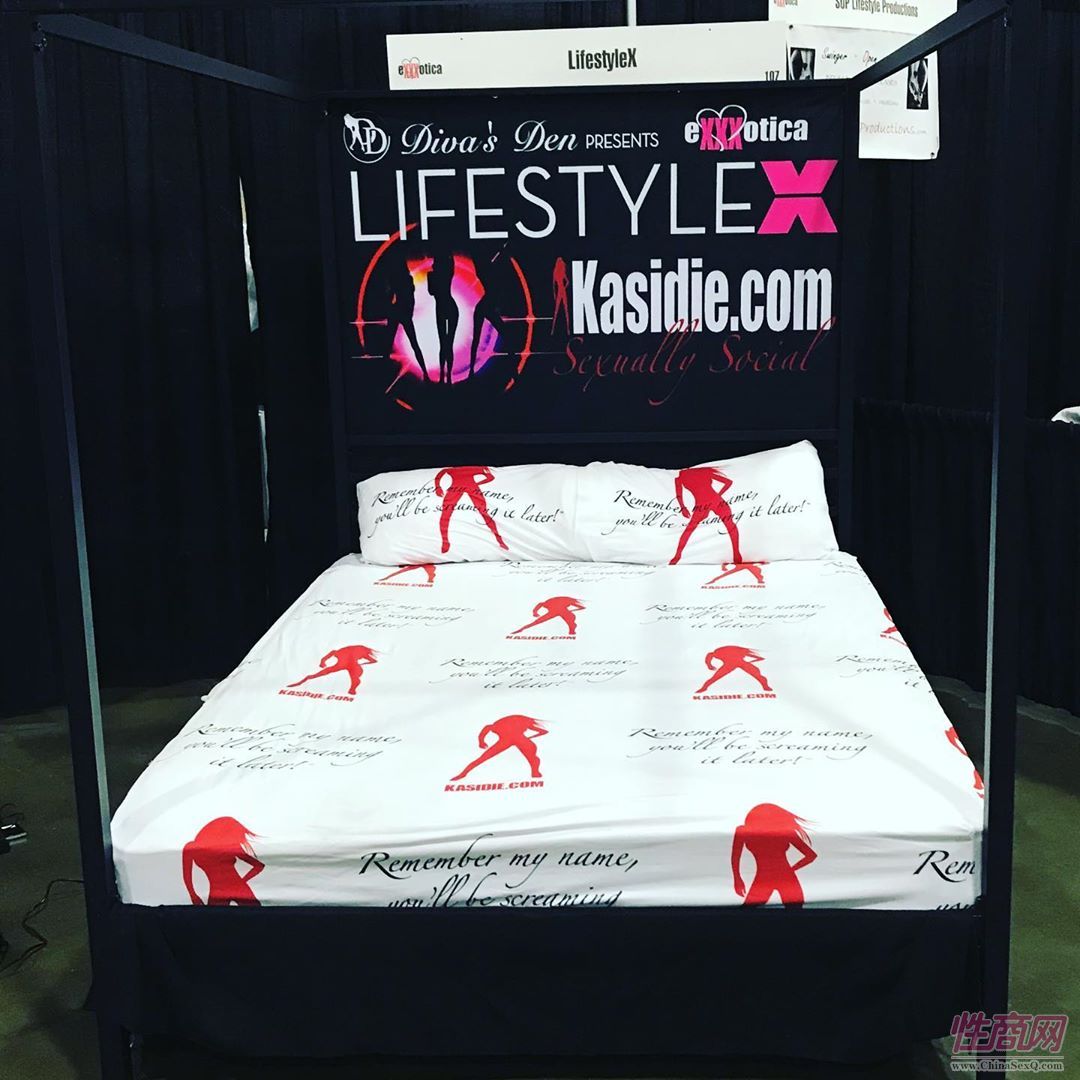美国Exxxotica成人展成为年轻情侣的打卡圣地图片11