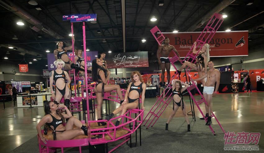 美国Exxxotica成人展成为年轻情侣的打卡圣地图片15