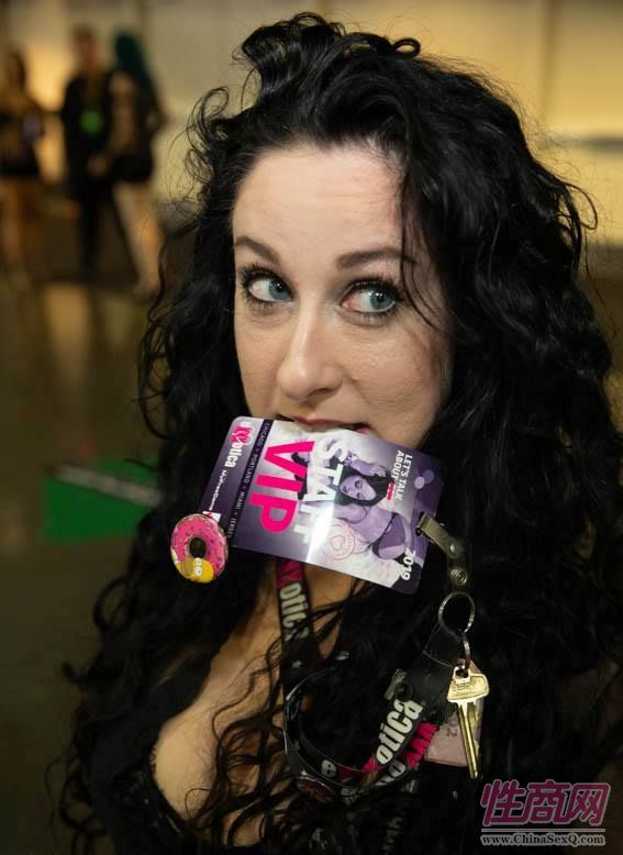 美国Exxxotica成人展成为年轻情侣的打卡圣地图片19