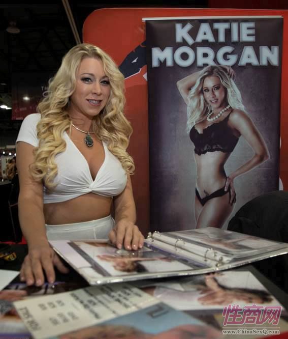 美国Exxxotica成人展成为年轻情侣的打卡圣地图片20