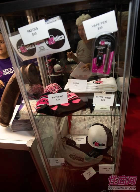 美国Exxxotica成人展成为年轻情侣的打卡圣地图片27