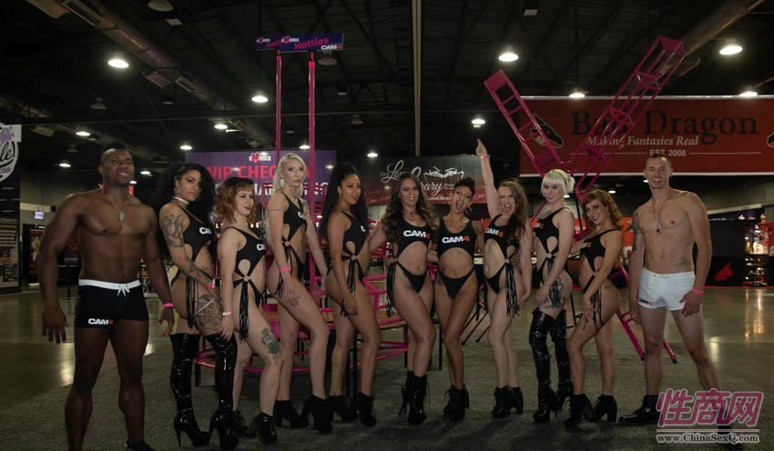 美国Exxxotica成人展成为年轻情侣的打卡圣地图片26