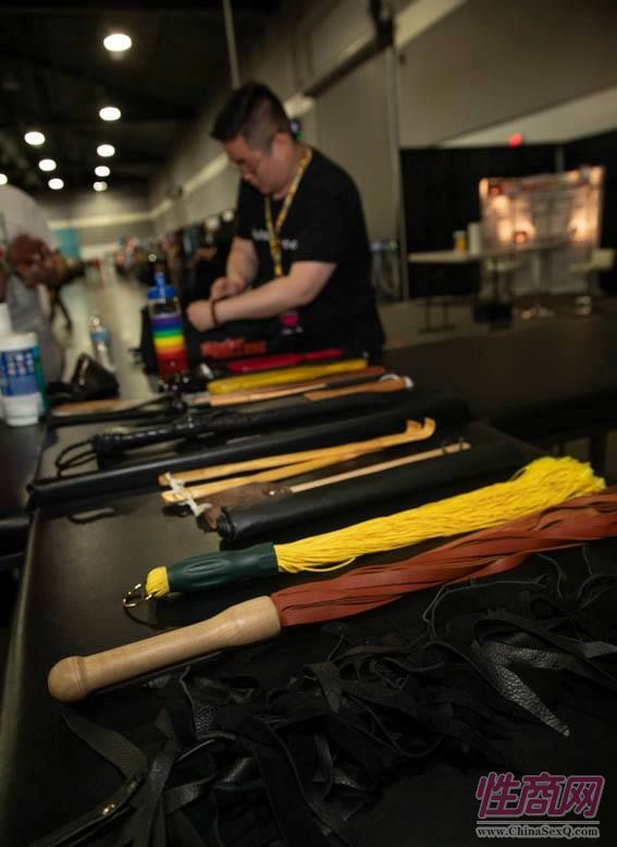 美国Exxxotica成人展成为年轻情侣的打卡圣地图片47