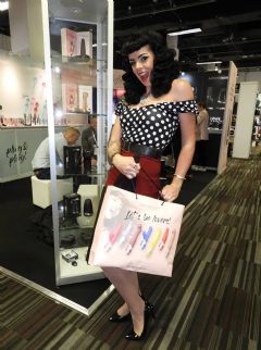 ��Ů�ɹ�����Satisfyerչ����Ӱ