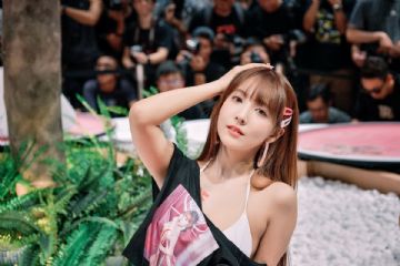 �����ձ�Ů����������