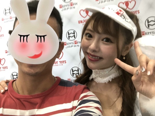 小仓由菜和观众合影