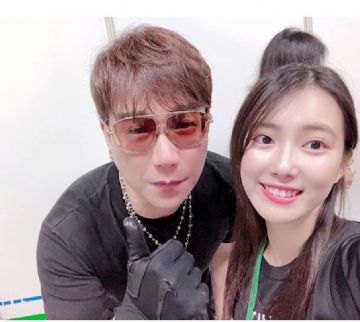 ��λ������̨�º�Ӱ