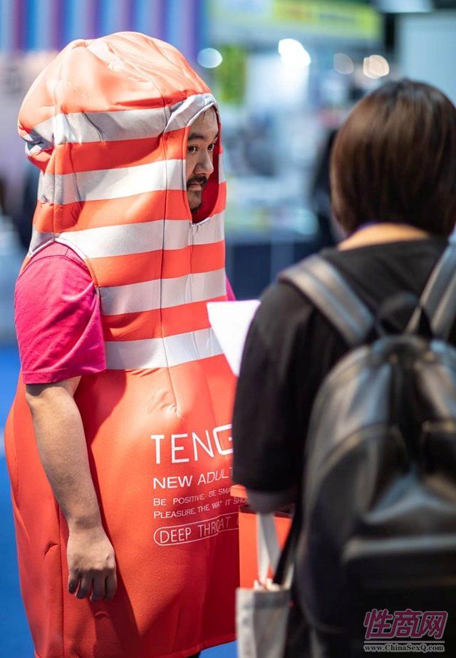 看到記者跟Tenga高層的對話,這一幕我忍超久才笑