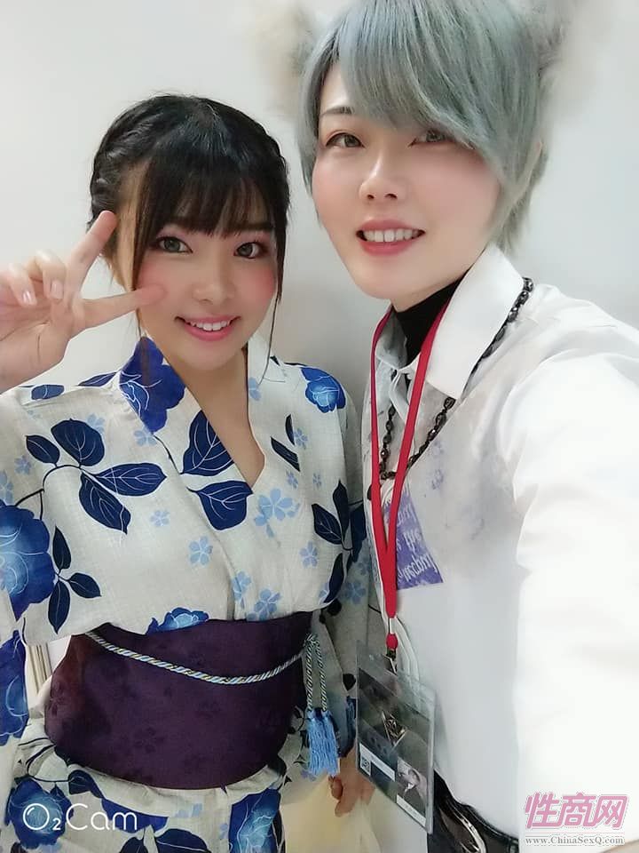 酷帅的绳缚术女玩家