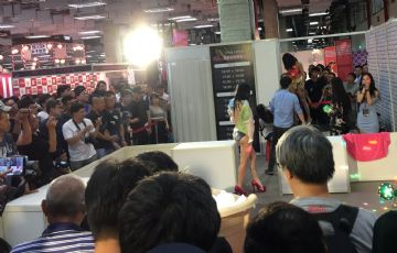 �ֳ������Ը�����ԡ