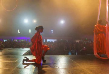 ��̨����