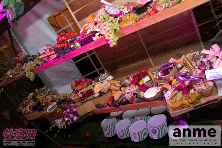 洛杉矶成人展ANME80年代主题派对 (13)