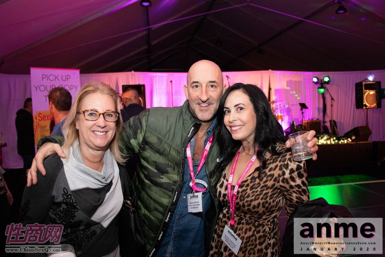 洛杉矶成人展ANME80年代主题派对 (26)