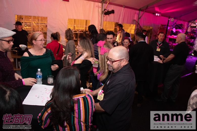 洛杉矶成人展ANME80年代主题派对 (25)