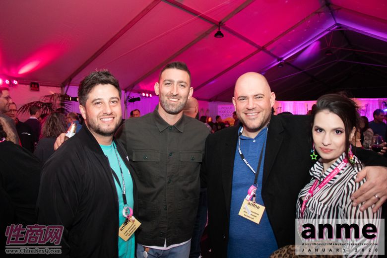 洛杉矶成人展ANME80年代主题派对 (28)