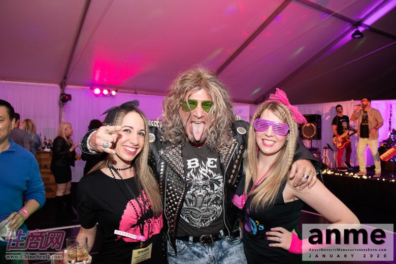 洛杉矶成人展ANME80年代主题派对 (39)