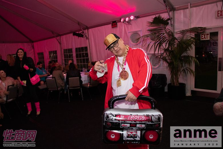 洛杉矶成人展ANME80年代主题派对 (36)