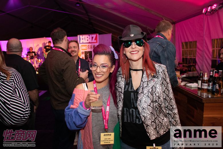 洛杉矶成人展ANME80年代主题派对 (38)