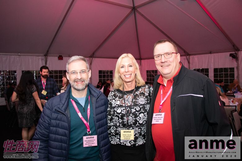 洛杉矶成人展ANME80年代主题派对 (40)
